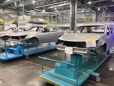 首款電動(dòng)車天津工廠下線,國(guó)能汽車布局新能源產(chǎn)業(yè)生態(tài)鏈_鳳凰網(wǎng)汽車_鳳凰網(wǎng)